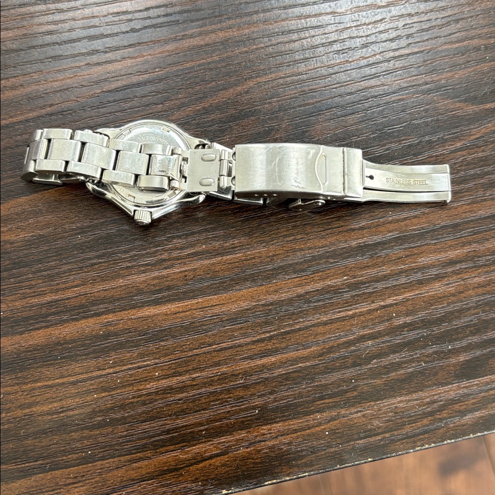 Victorinox diamond bezel Swiss Army watch stainless steel - Picture 3 of 8